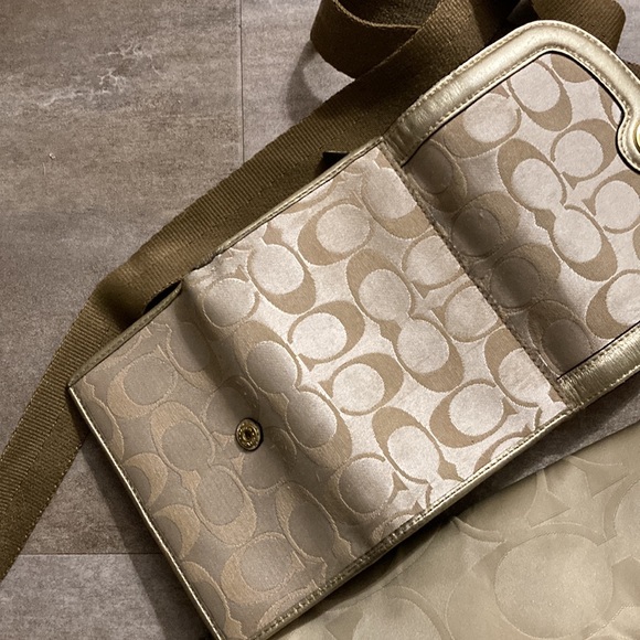 Coach 2piece - Picture 6 of 12